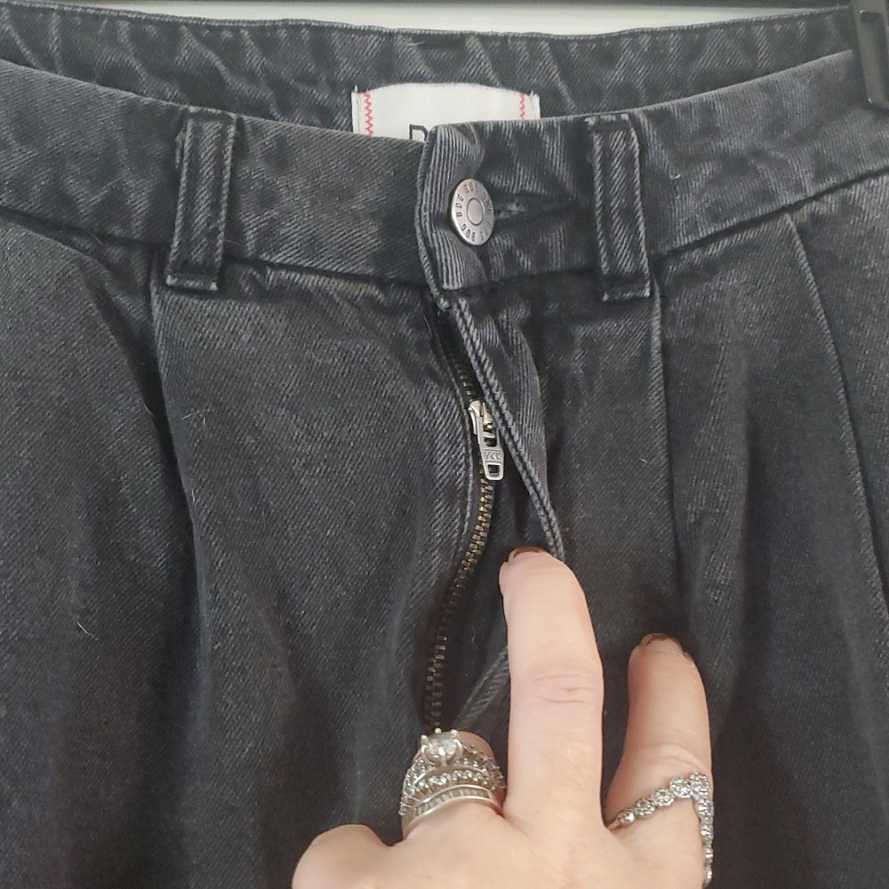 BDG Baggy Balloon Leg Pleated Jeans Size 25 Womens Washed Black - Picture 5 of 15